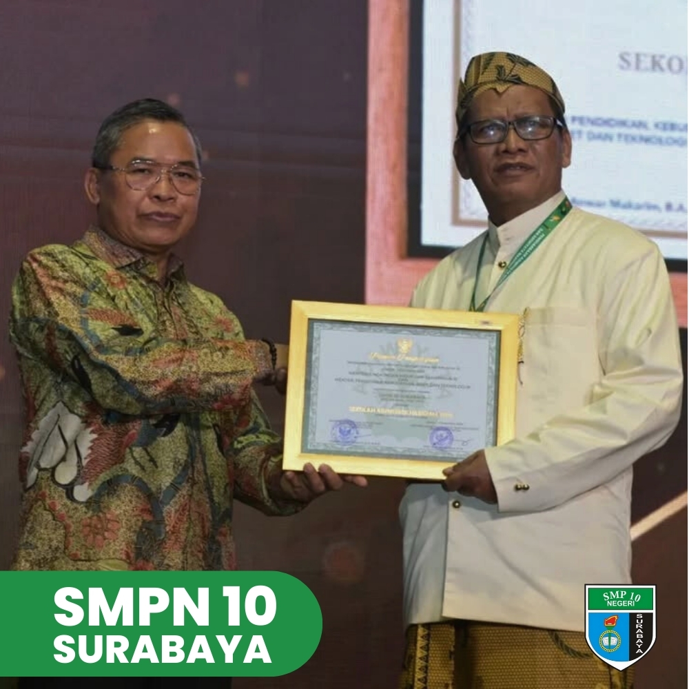 SMP Negeri 10 Surabaya meraih penghargaan Adiwiyata Nasional